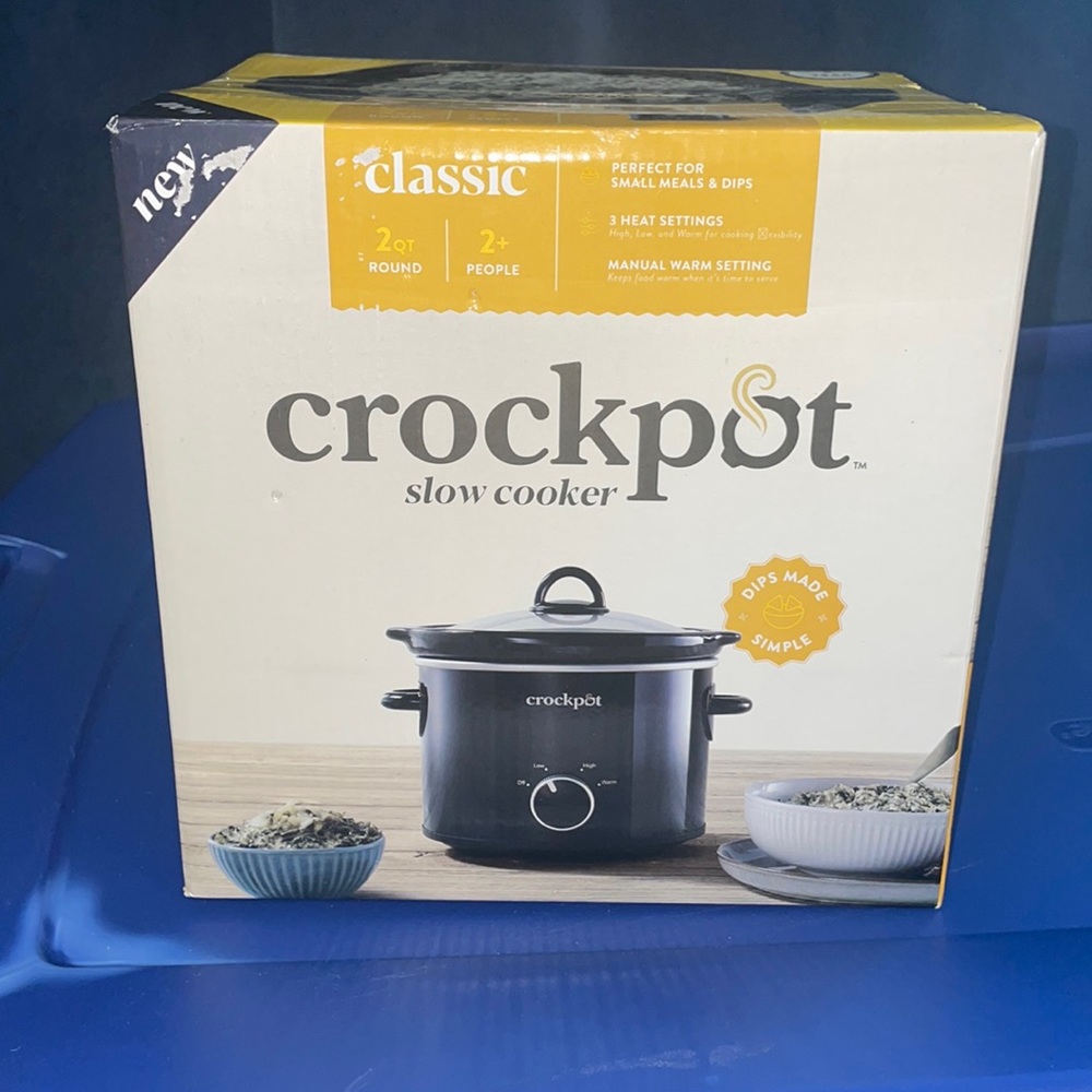 Brand new in box Crockpot slow cooker 2qt